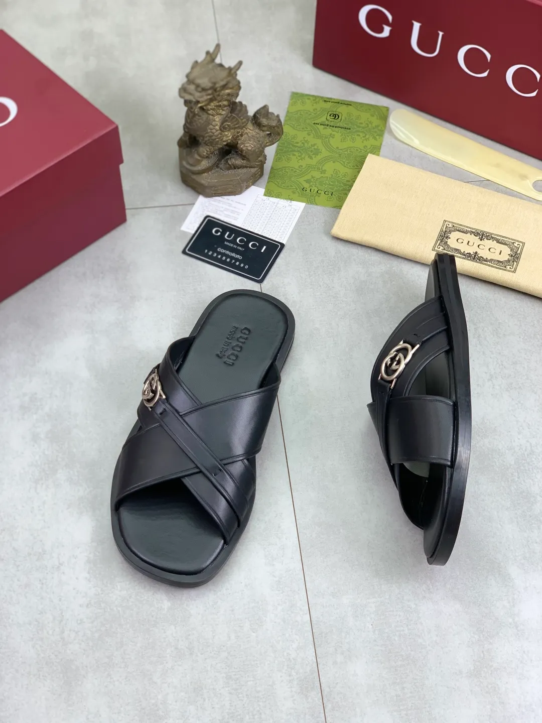 Men's shoes 💰P380💰[New model] High version 🎁🎁🎁 GUCCI New casual hot diamond slippers for the Year of the Snake, original official website, perfect workmanship, transmitting a kind of noble luxury, sublimating its definition of luxury in Gucci's high-end extraordinary craftsmanship. Original Gucci double G combination outsole, code number: 40-44 (45 customized) complete package